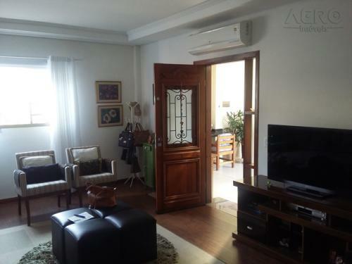 Casa à venda com 3 quartos, 140m² - Foto 1