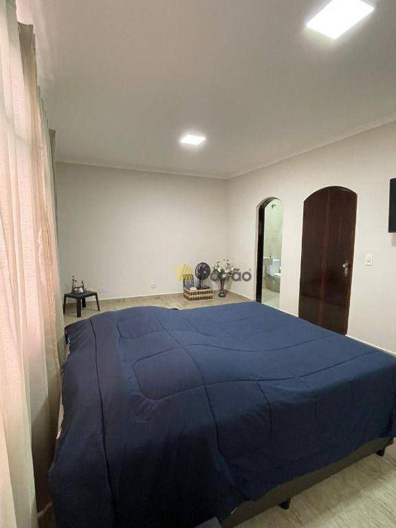 Sobrado à venda com 3 quartos, 263m² - Foto 11