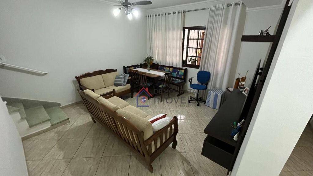 Sobrado à venda com 3 quartos, 140m² - Foto 1