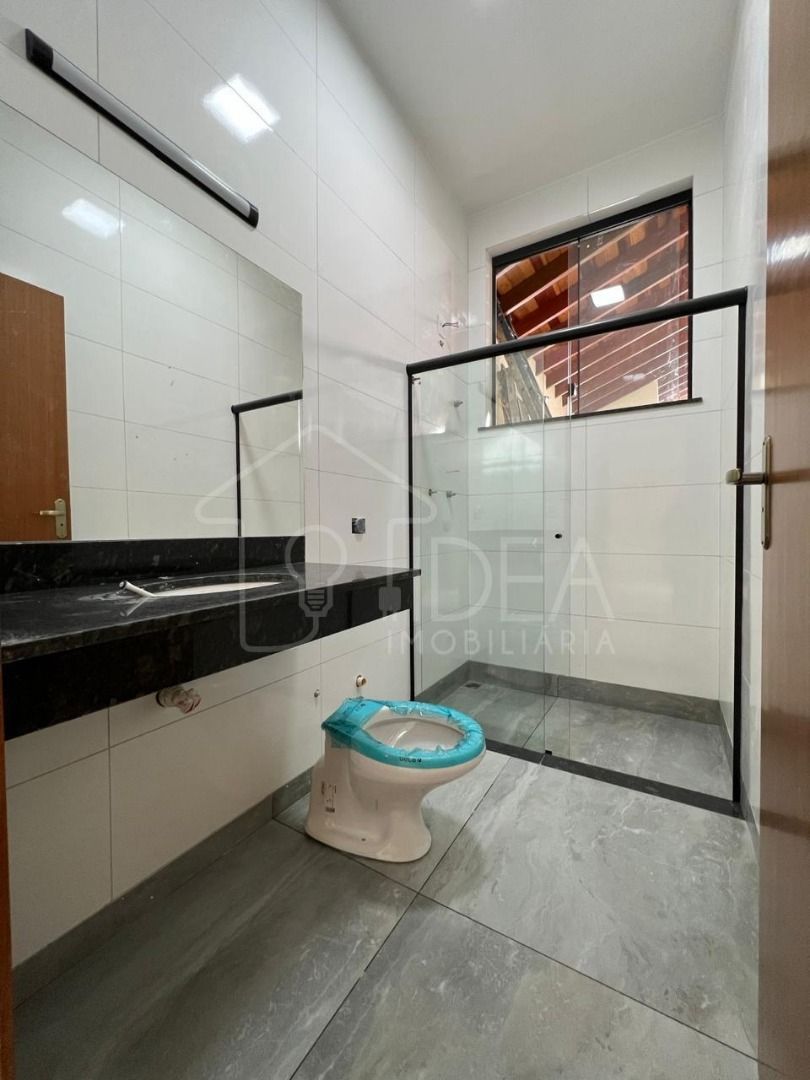 Casa à venda com 2 quartos, 140m² - Foto 8