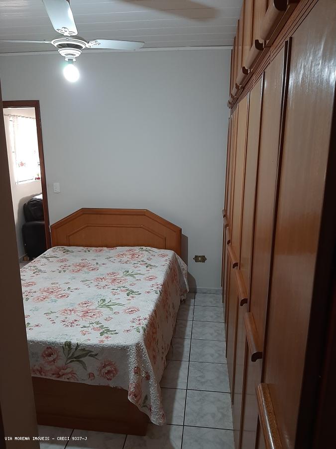 Casa à venda com 5 quartos, 300m² - Foto 10