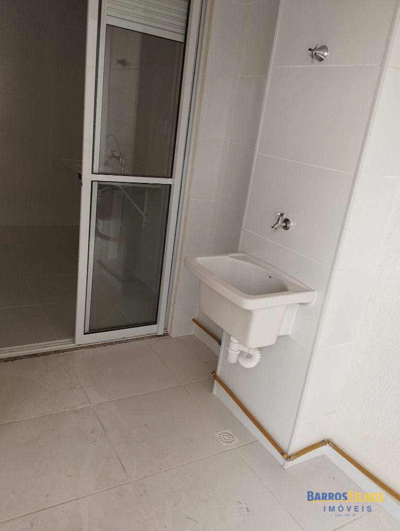 Apartamento para alugar com 3 quartos, 70m² - Foto 9