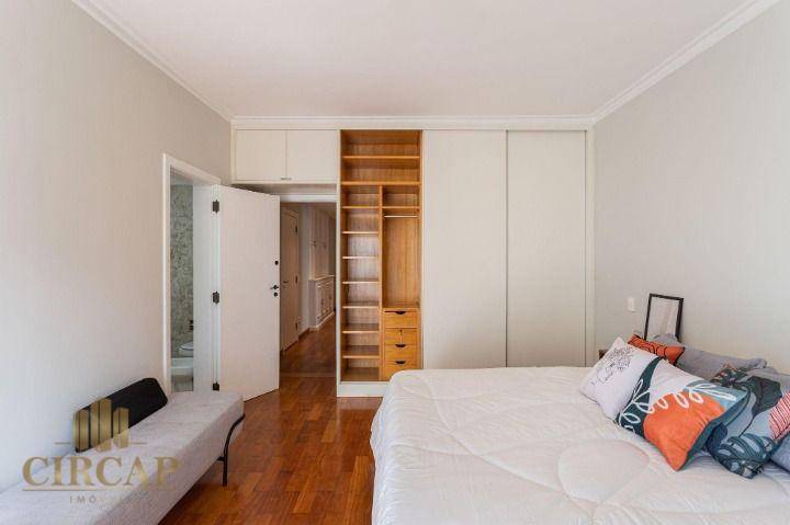 Apartamento à venda com 3 quartos, 270m² - Foto 12