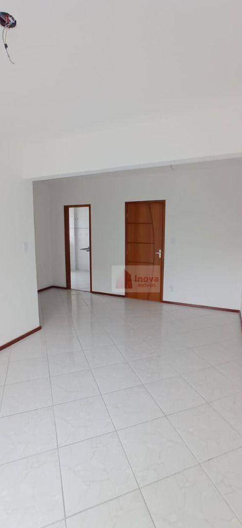 Apartamento à venda com 2 quartos, 65m² - Foto 4