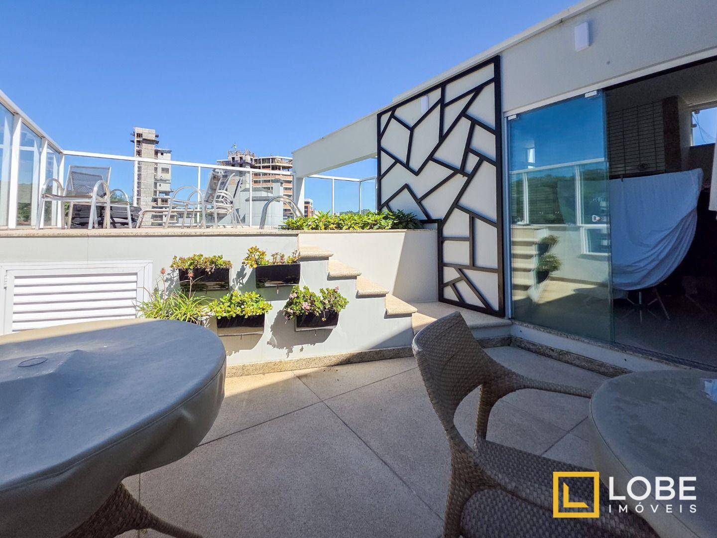 Cobertura, 3 quartos, 238 m² - Foto 2