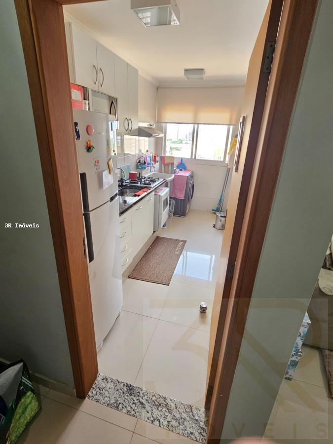 Apartamento à venda com 2 quartos, 70m² - Foto 8