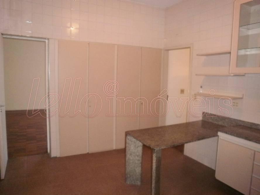 Apartamento para alugar com 3 quartos, 200m² - Foto 15