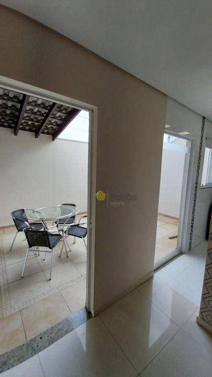 Sobrado para alugar com 3 quartos, 221m² - Foto 48