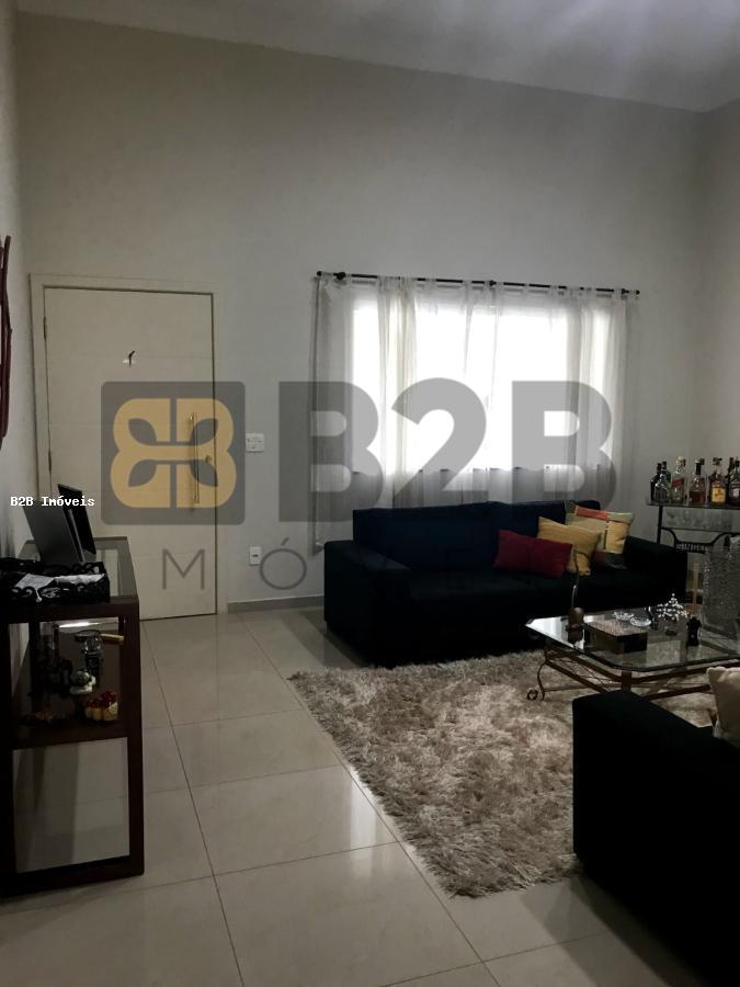 Casa de Condomínio à venda com 3 quartos, 204m² - Foto 2