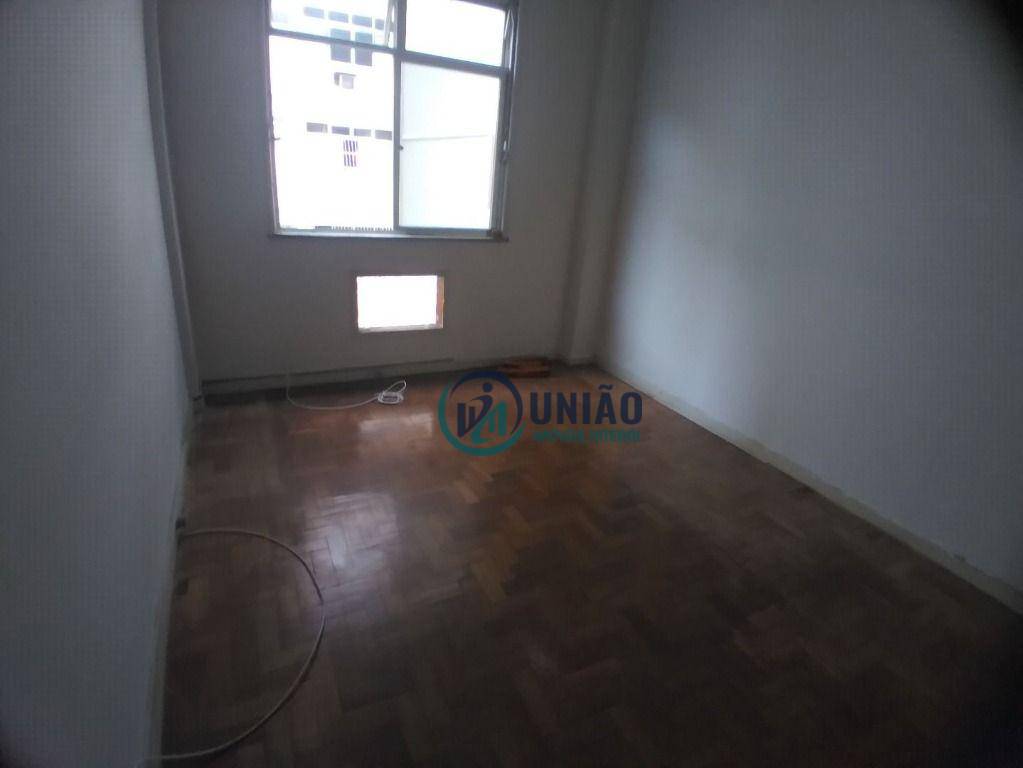 Apartamento à venda com 3 quartos, 100m² - Foto 6