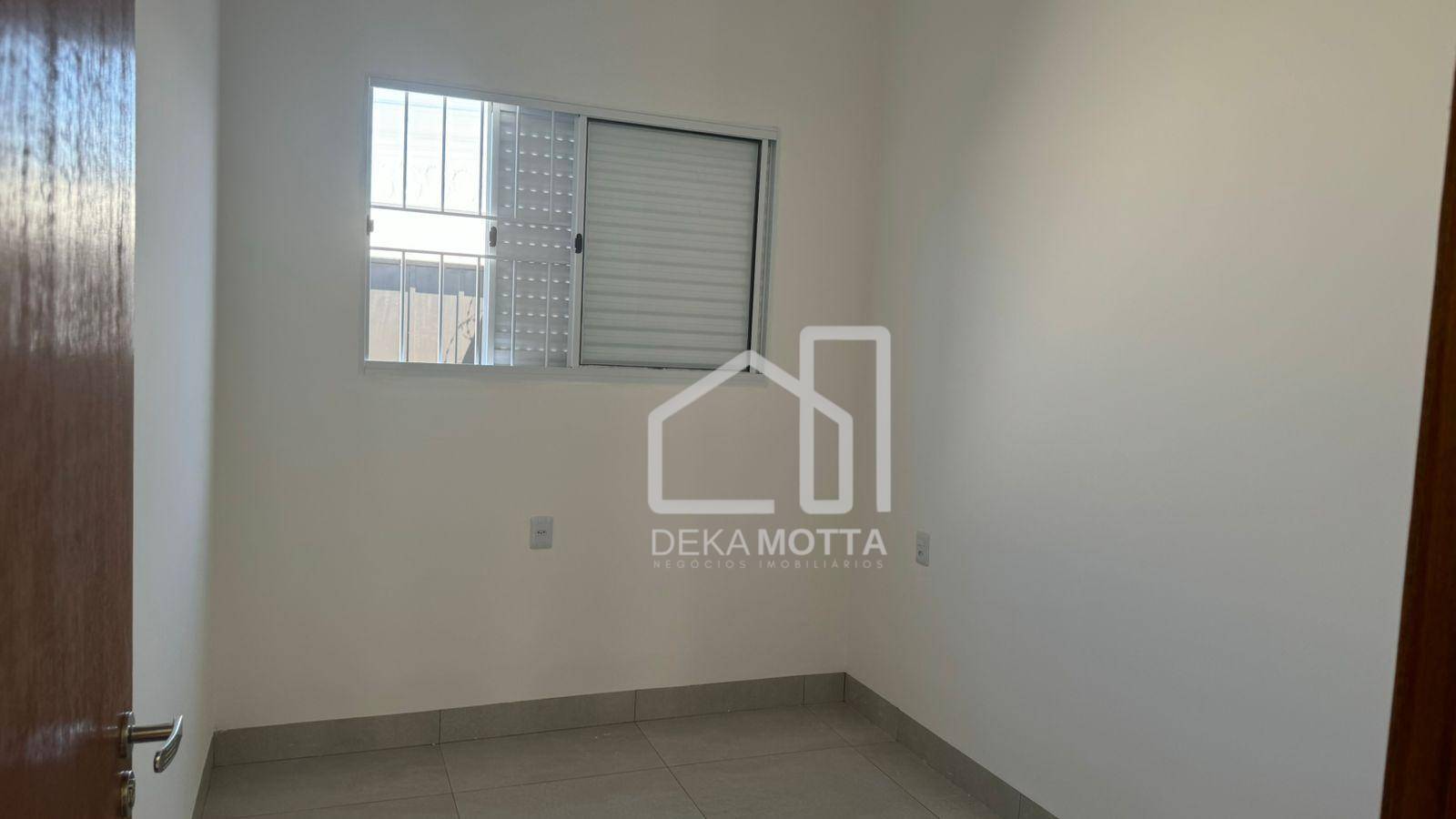 Casa à venda com 2 quartos, 67m² - Foto 2