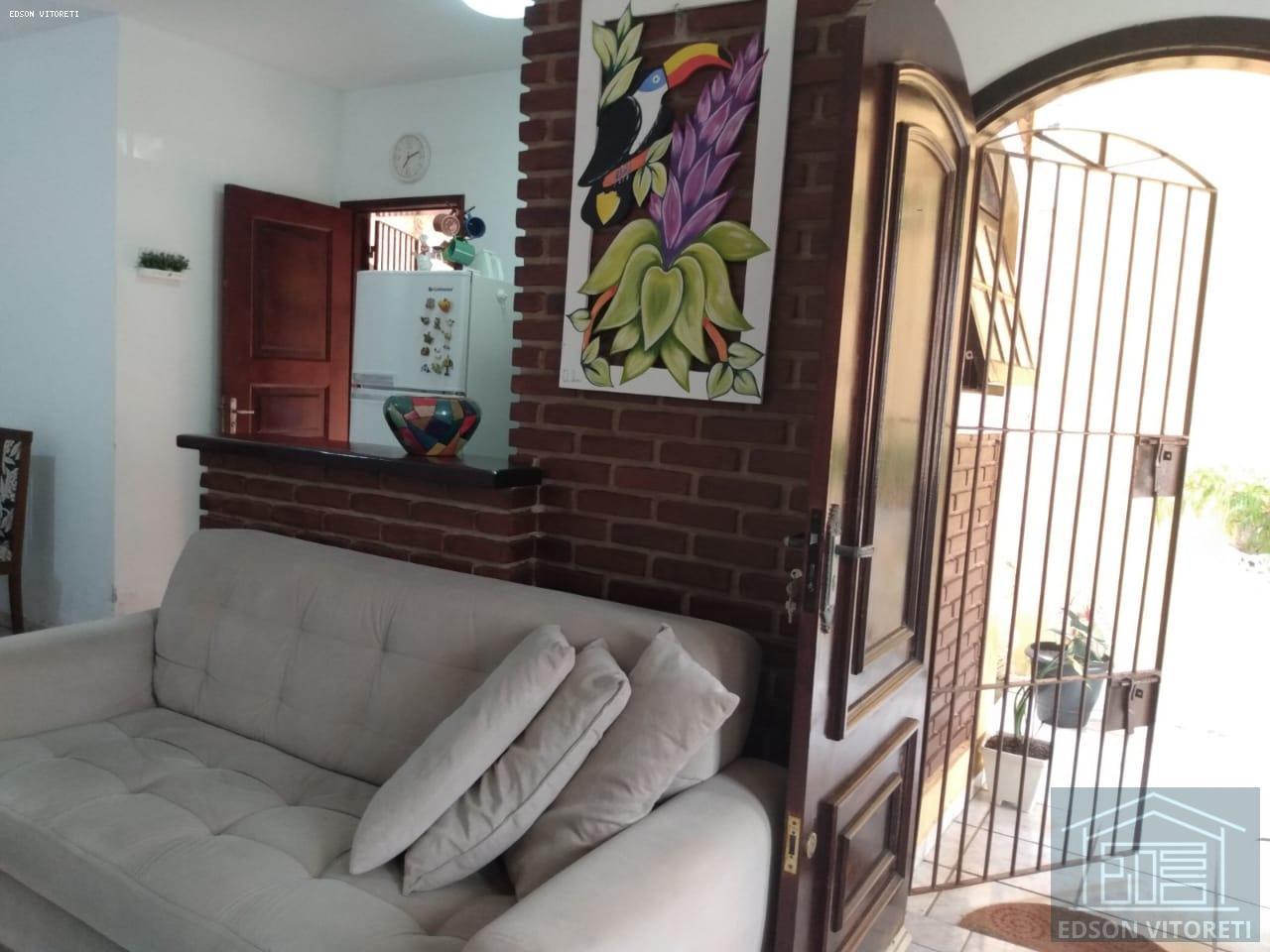 Casa à venda com 2 quartos, 72m² - Foto 6