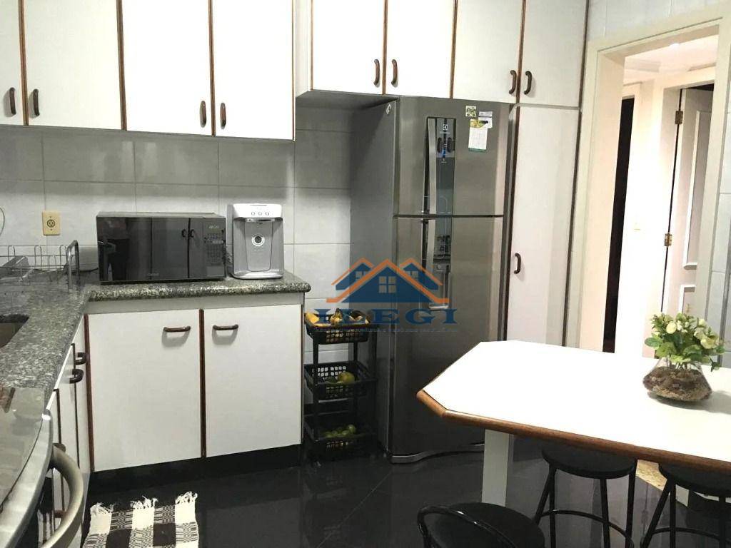 Apartamento para alugar com 3 quartos, 117m² - Foto 4