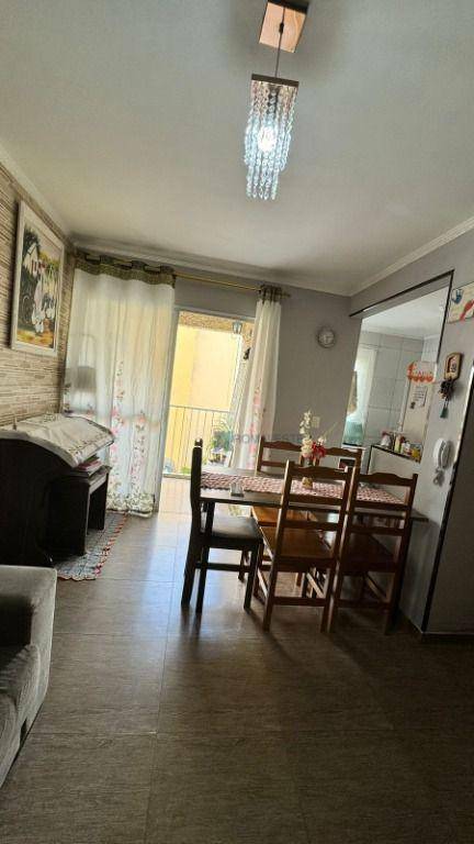 Apartamento à venda com 2 quartos, 57m² - Foto 2