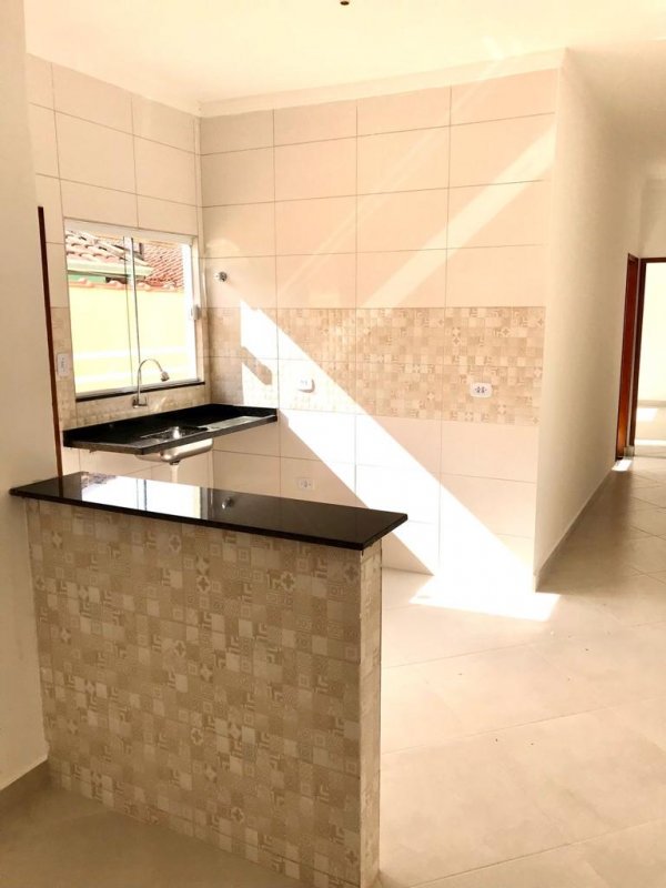 Casa à venda com 2 quartos, 87m² - Foto 1