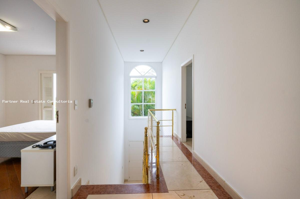 Casa à venda com 6 quartos, 1918m² - Foto 31