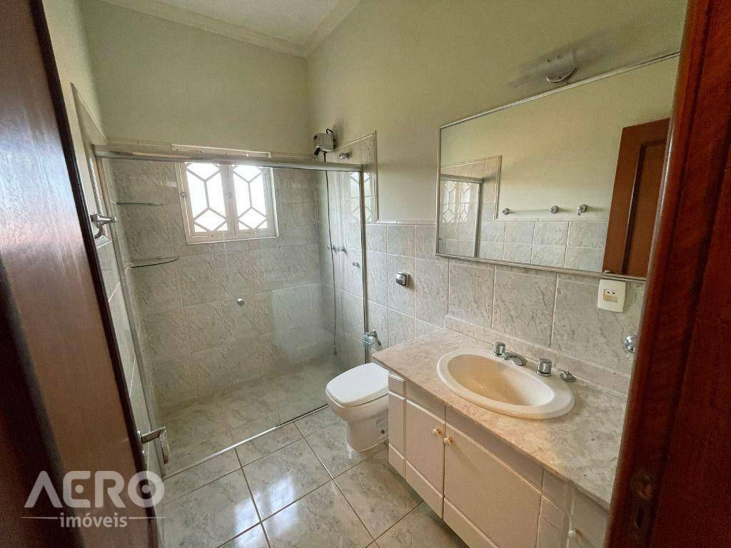 Casa de Condomínio para alugar com 4 quartos, 410m² - Foto 20