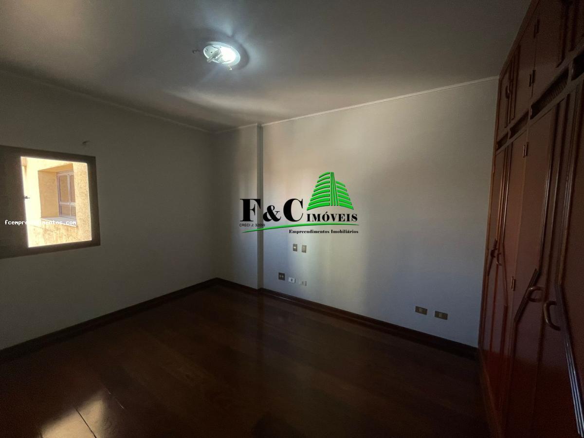 Apartamento à venda com 4 quartos, 227m² - Foto 5