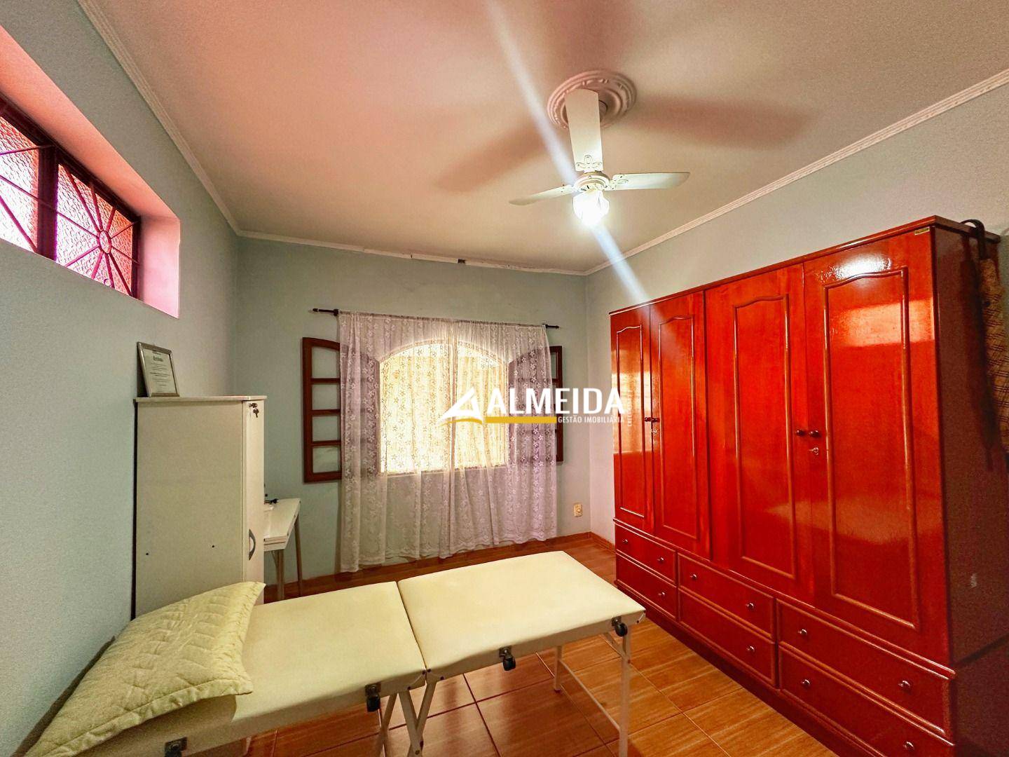 Casa, 6 quartos, 186 m² - Foto 4