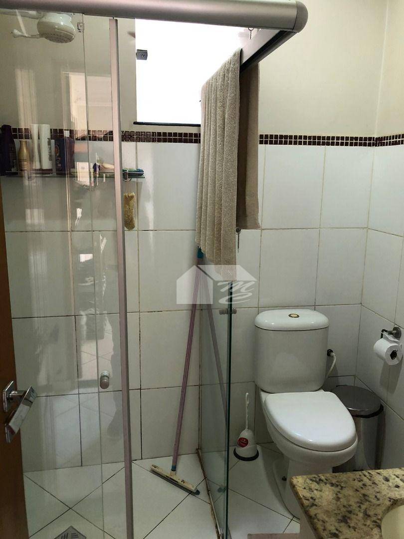 Casa à venda com 4 quartos, 200m² - Foto 14