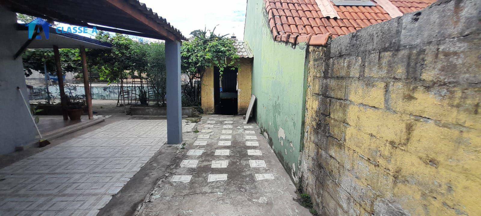 Casa à venda com 3 quartos, 60m² - Foto 2