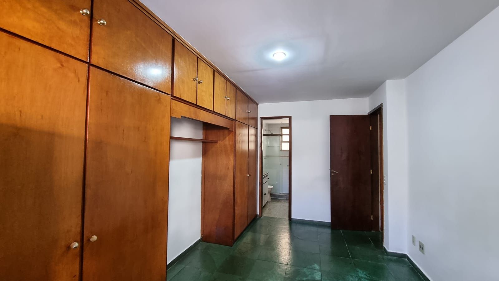 Apartamento à venda com 3 quartos, 100m² - Foto 4