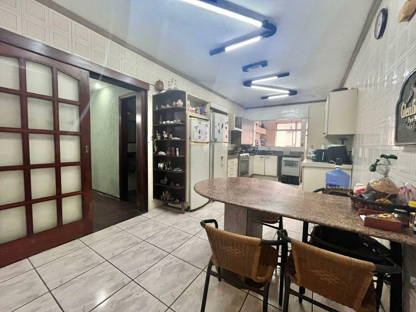 Apartamento à venda com 4 quartos, 203m² - Foto 12