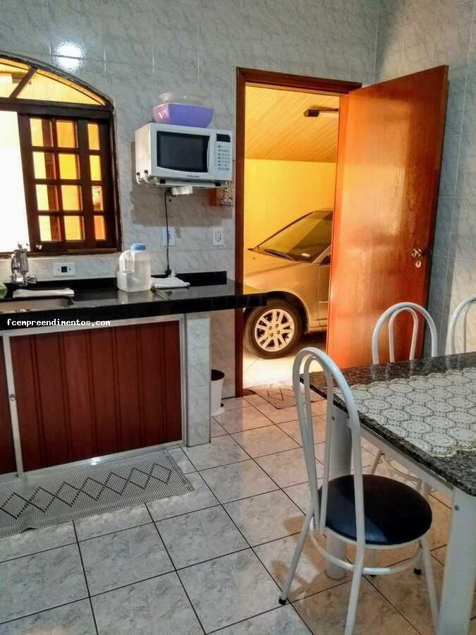 Casa à venda com 2 quartos, 154m² - Foto 2