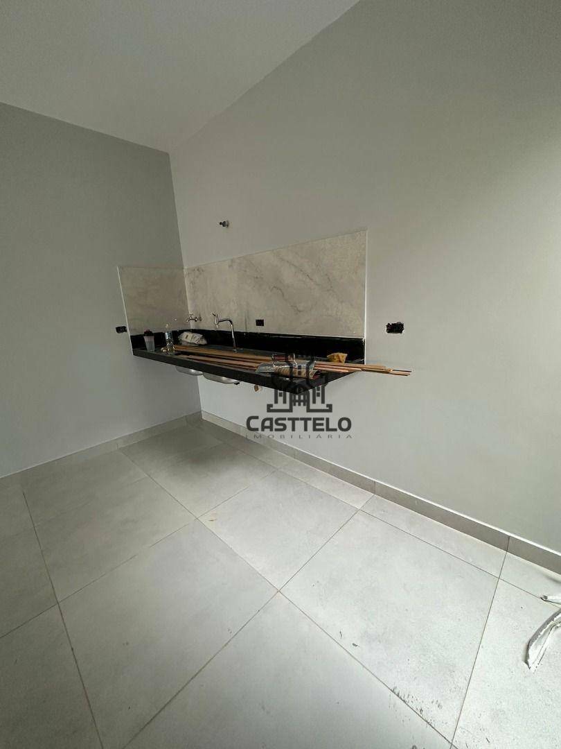 Casa à venda com 2 quartos, 75m² - Foto 11