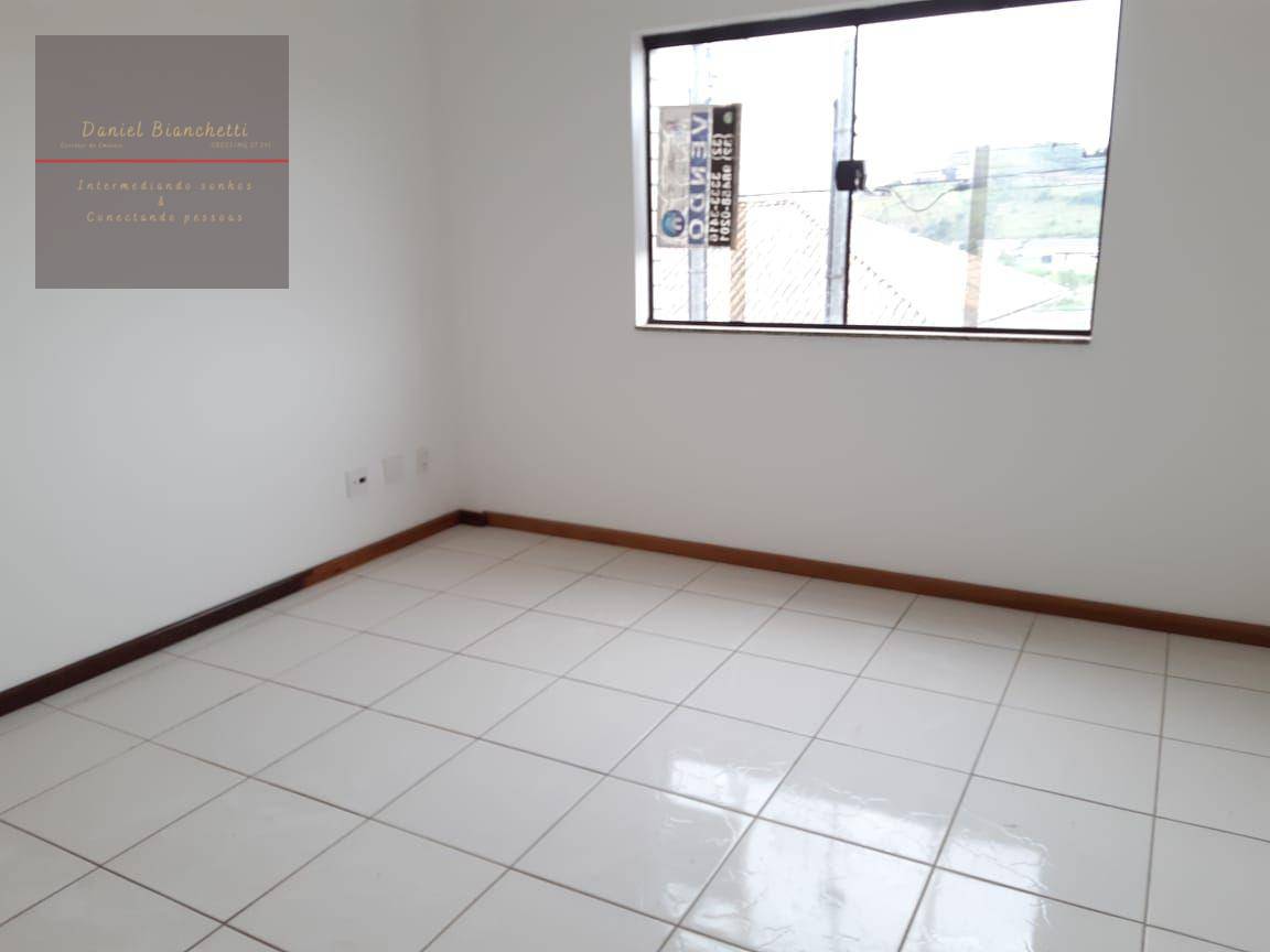 Apartamento à venda com 3 quartos, 80m² - Foto 2