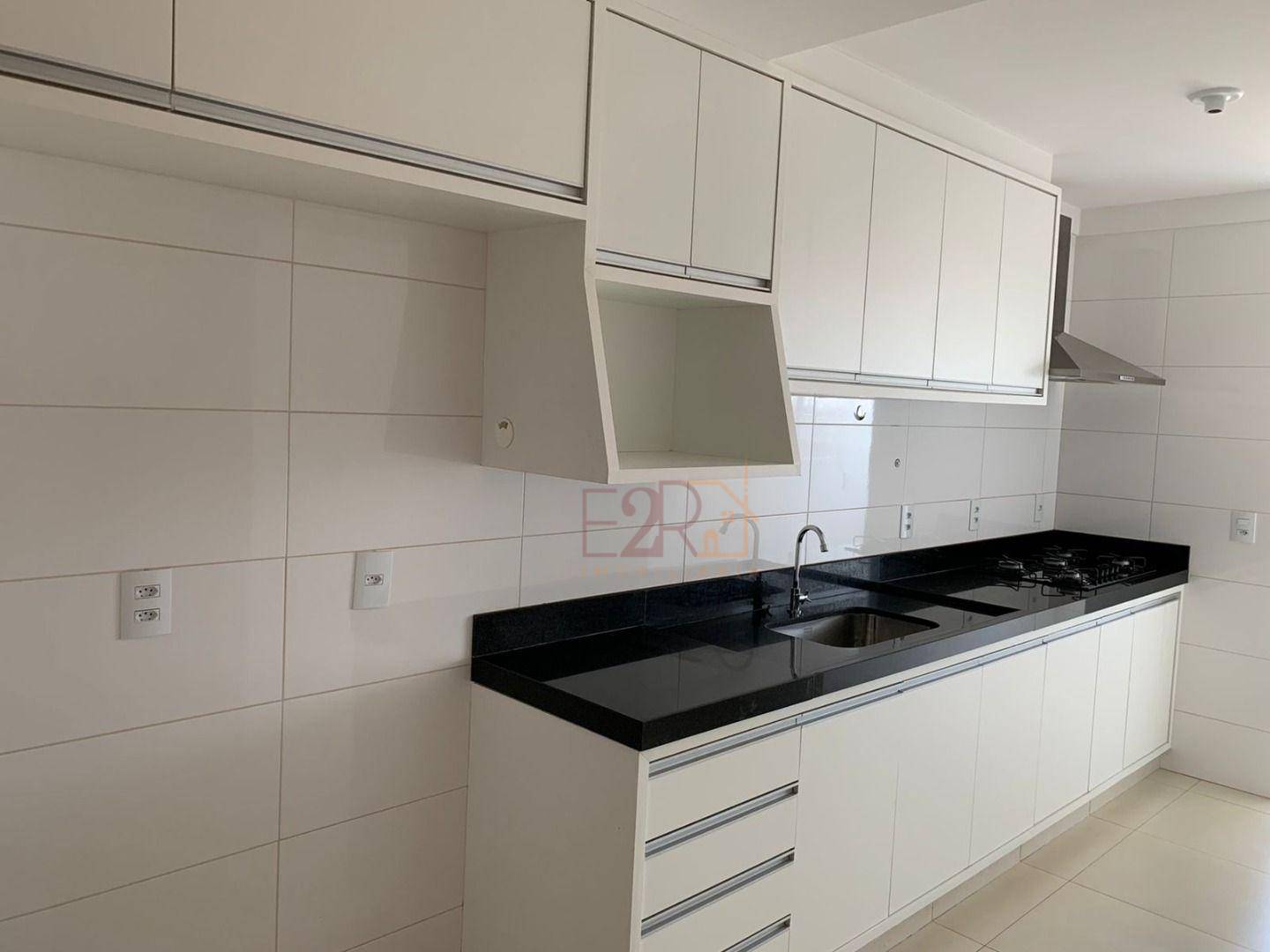 Apartamento à venda com 3 quartos, 115m² - Foto 2