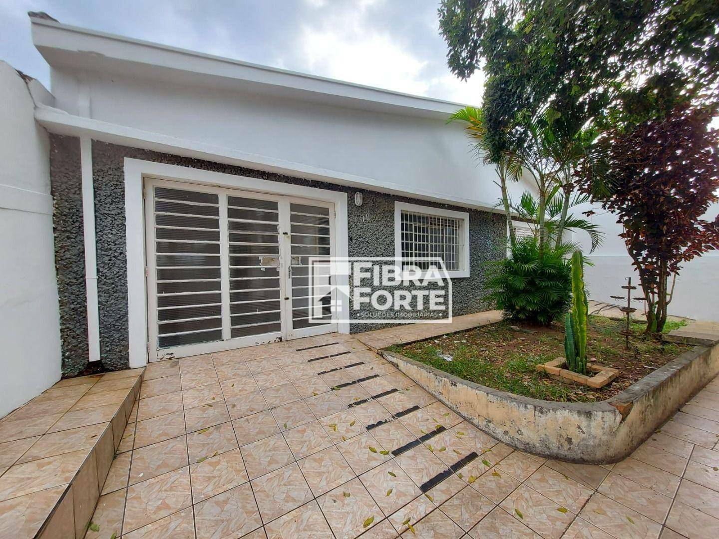 Casa à venda com 3 quartos, 135m² - Foto 1