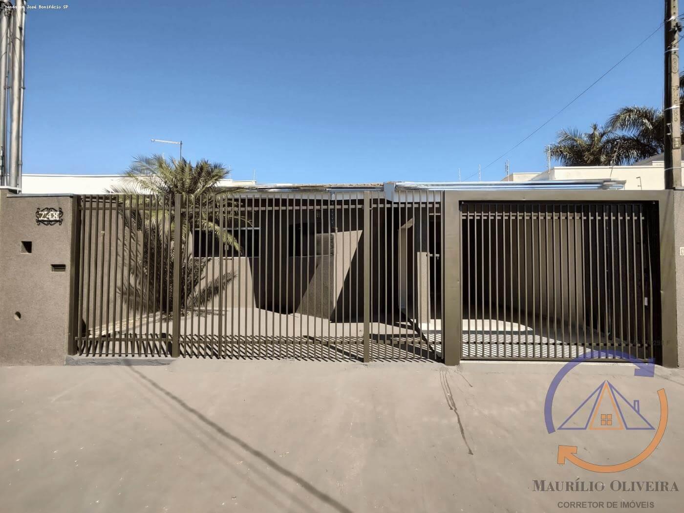 Casa à venda com 3 quartos, 300m² - Foto 1