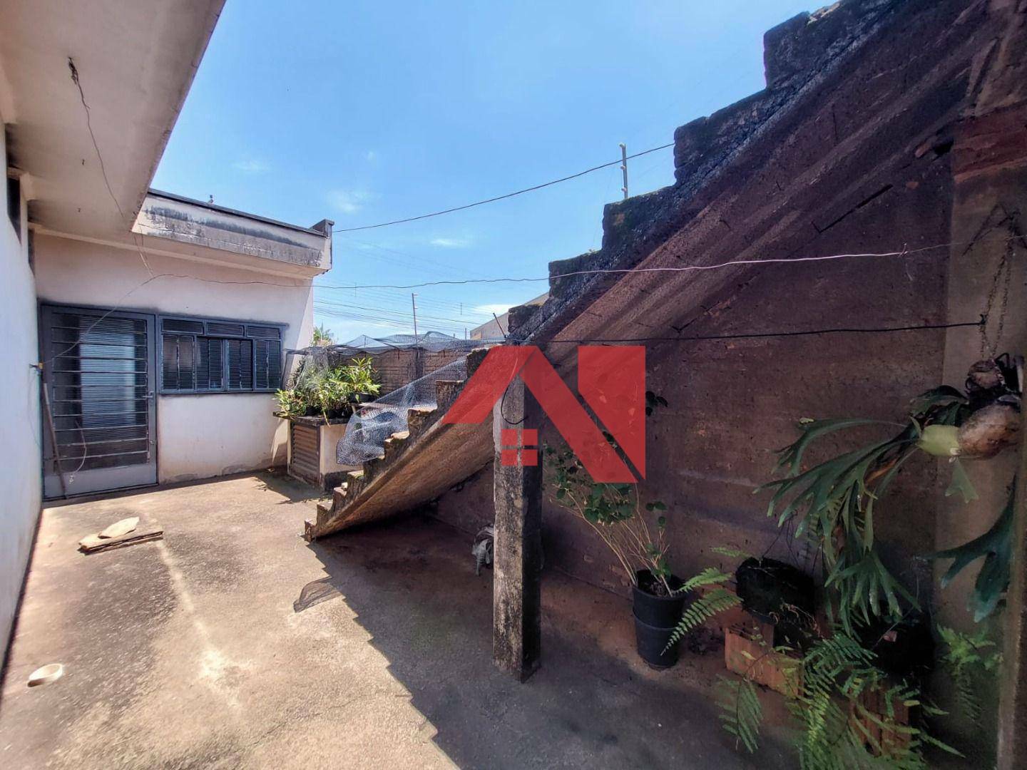 Casa à venda com 3 quartos, 200m² - Foto 2