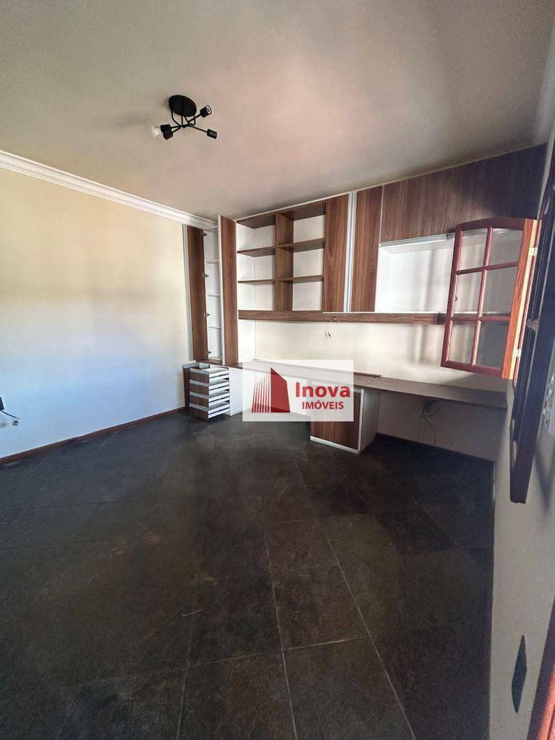 Casa de Condomínio para alugar com 4 quartos, 280m² - Foto 27