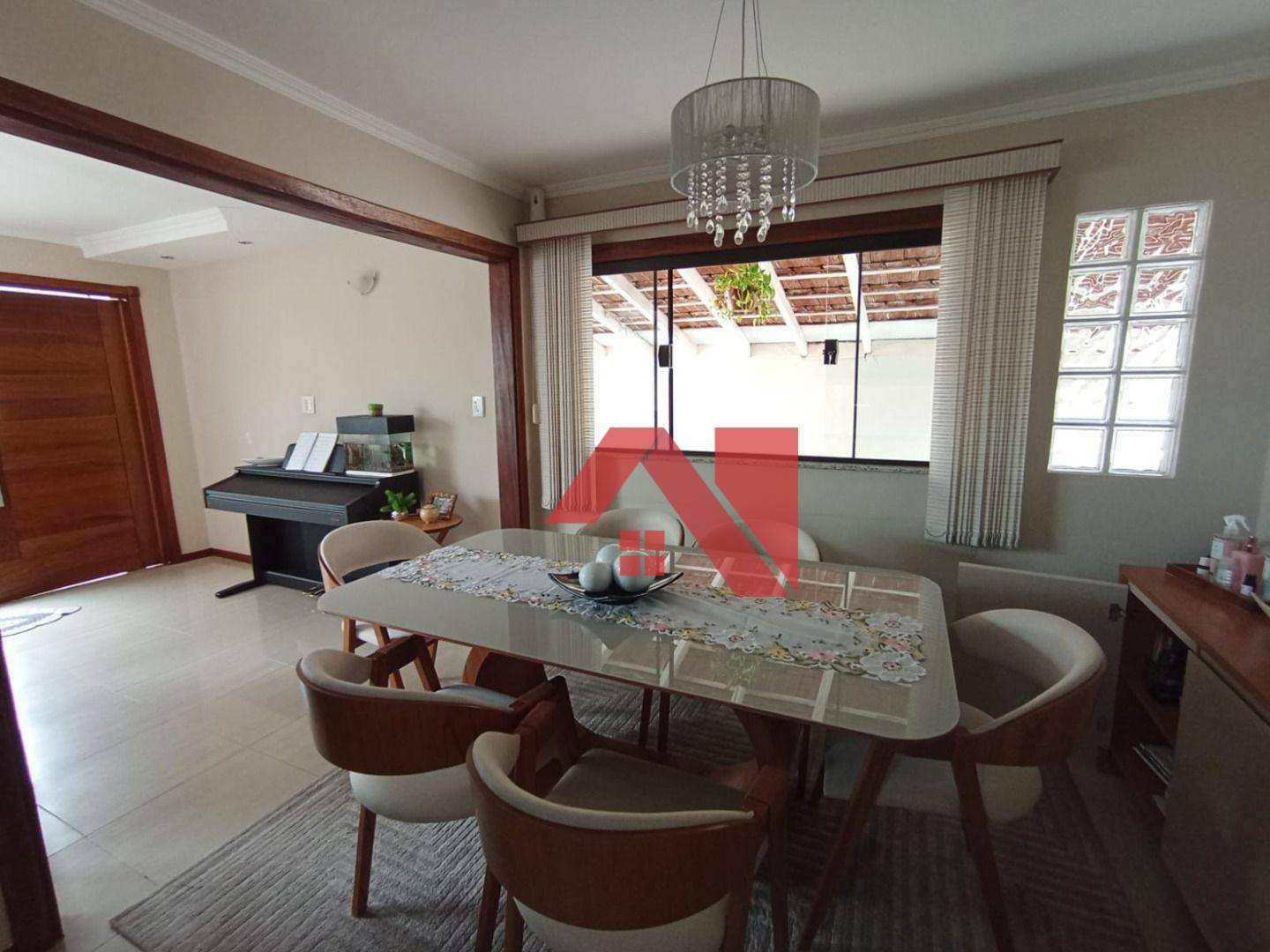 Casa à venda com 2 quartos, 180m² - Foto 4
