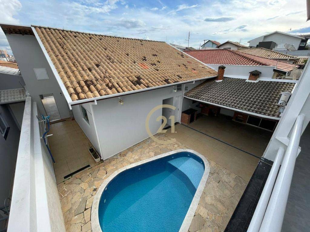 Casa para alugar com 4 quartos, 206m² - Foto 2