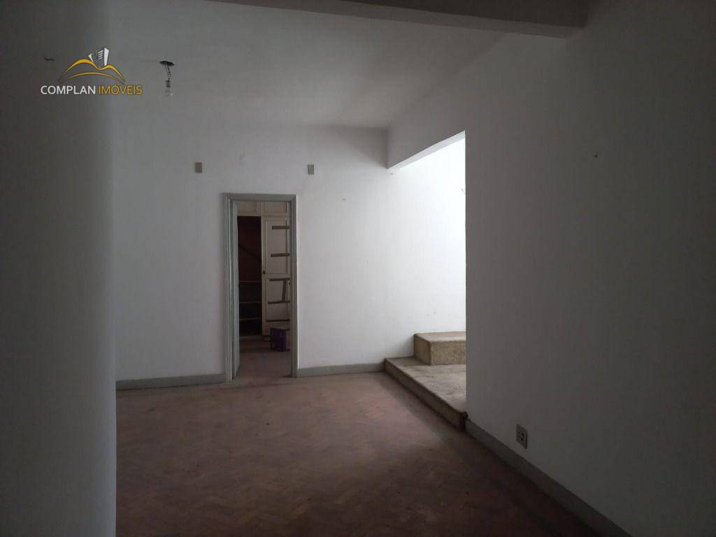 Apartamento à venda com 3 quartos, 140m² - Foto 4