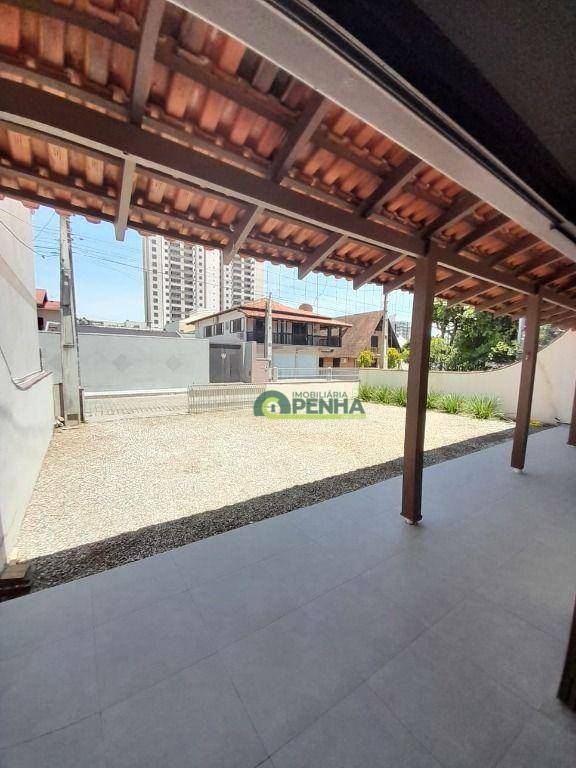 Casa à venda com 3 quartos, 140m² - Foto 4