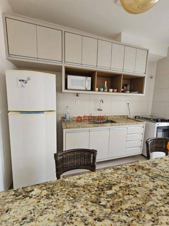 Apartamento à venda com 2 quartos, 67m² - Foto 4