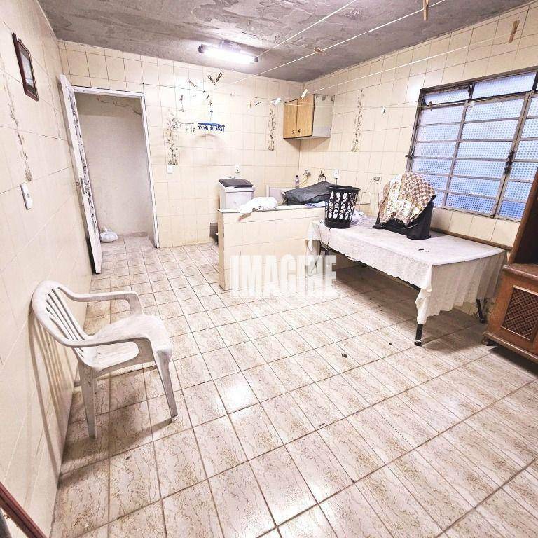 Sobrado à venda com 2 quartos, 202m² - Foto 21