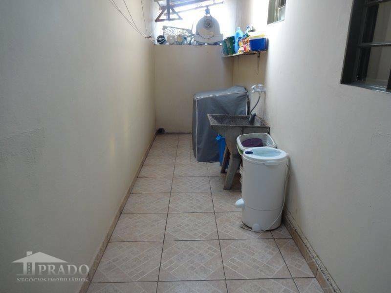 Casa à venda com 2 quartos, 170m² - Foto 14