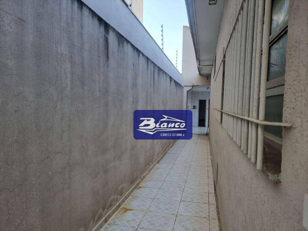 Casa à venda e aluguel com 3 quartos, 450m² - Foto 16