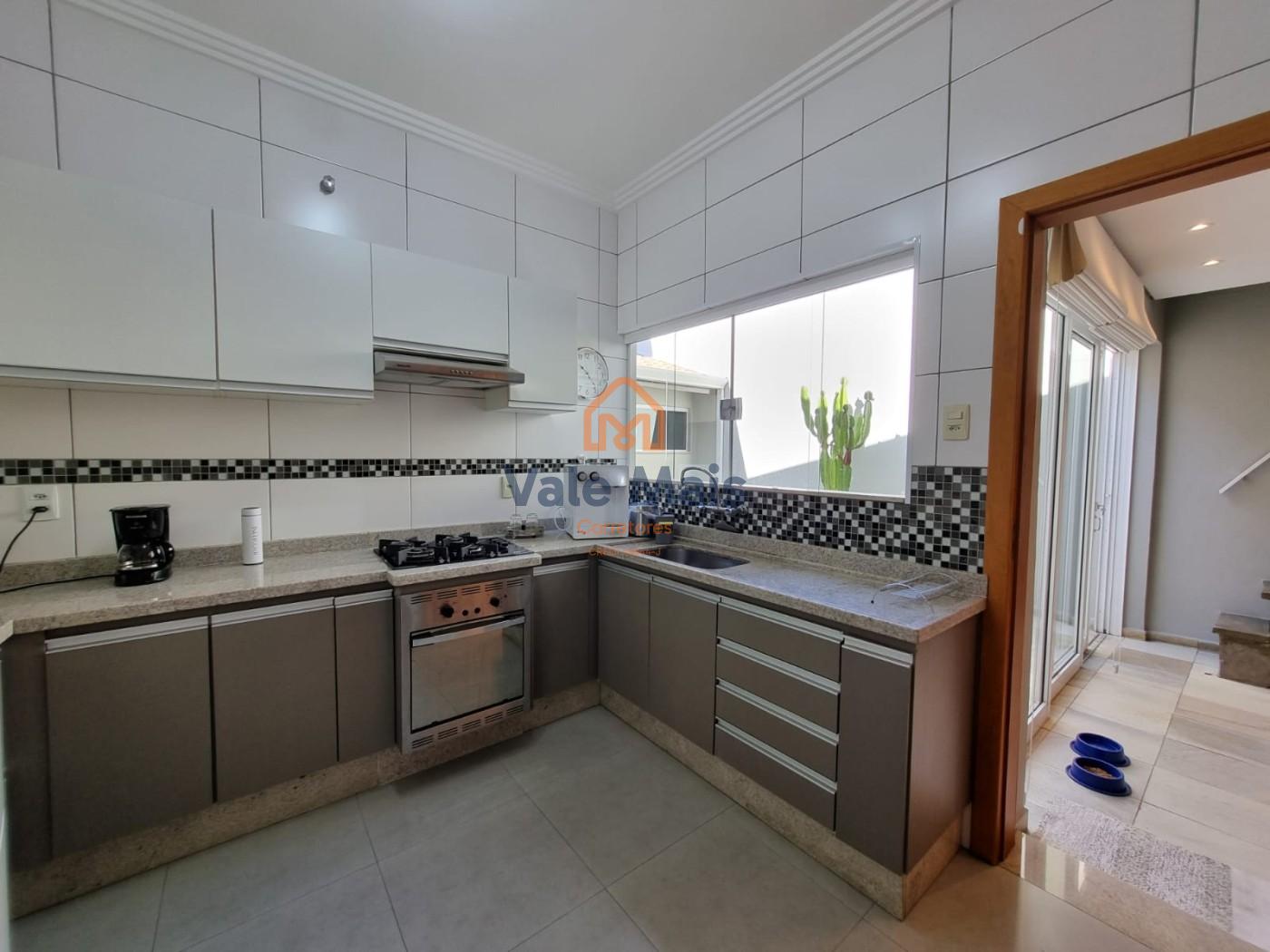 Casa à venda com 3 quartos, 197m² - Foto 14