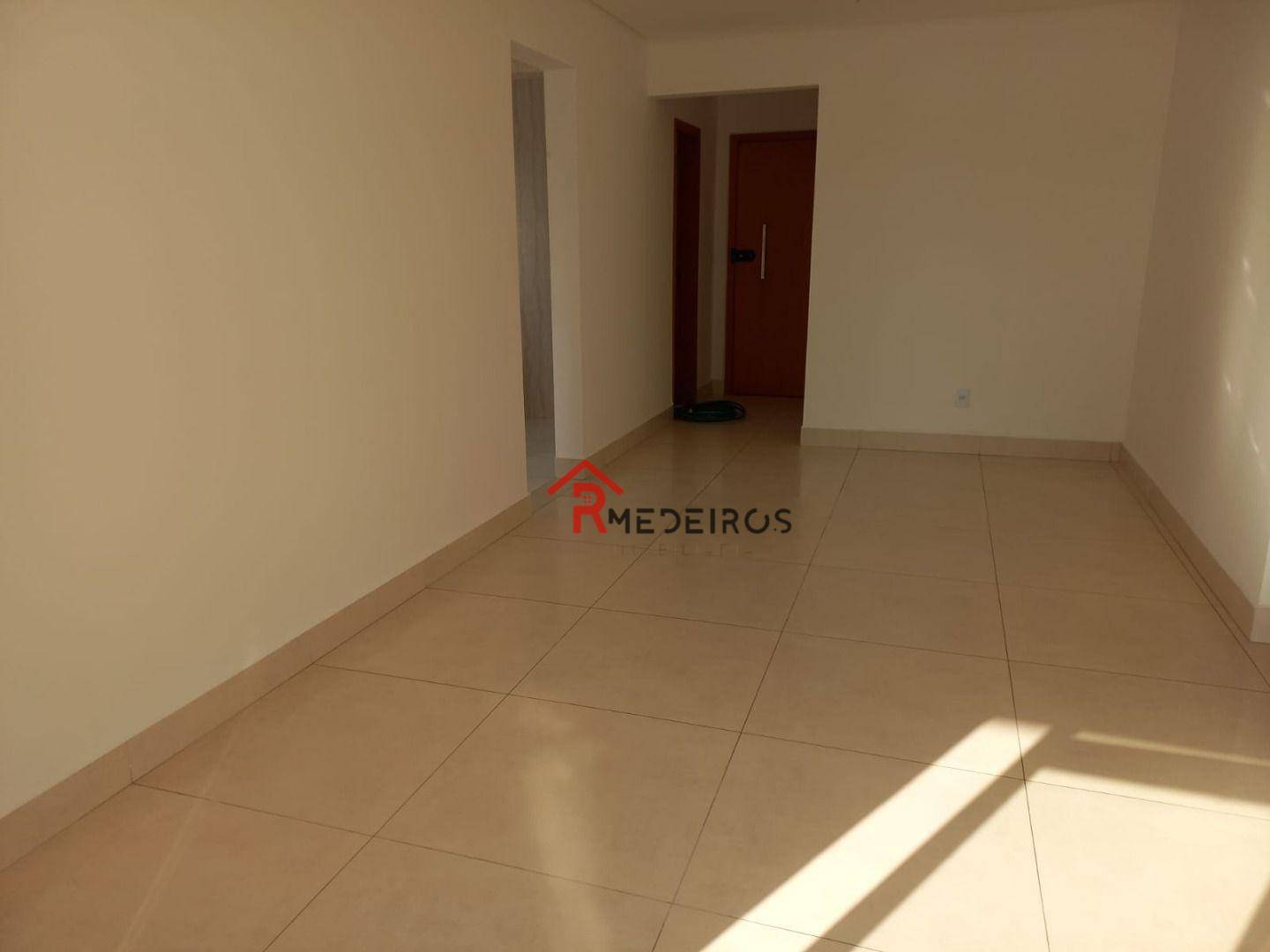 Apartamento à venda com 2 quartos, 94m² - Foto 3