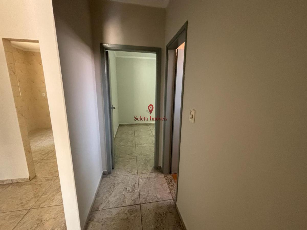 Casa à venda com 2 quartos, 250m² - Foto 7