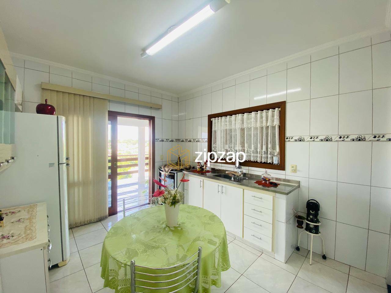 Casa à venda com 3 quartos, 131m² - Foto 5
