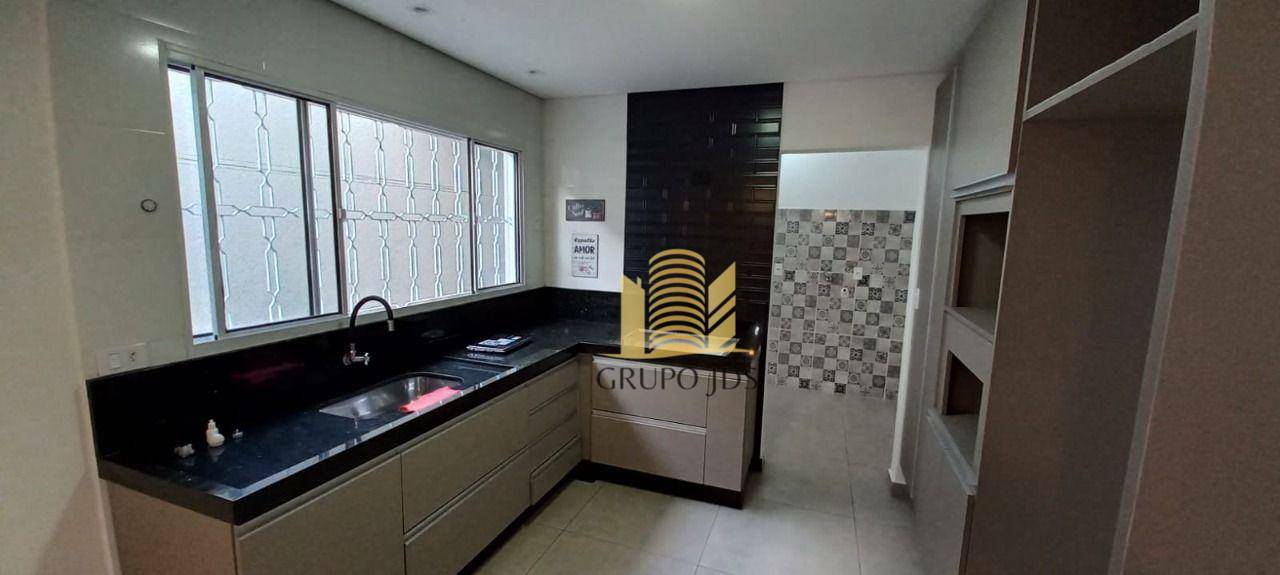 Sobrado à venda com 3 quartos, 200m² - Foto 5