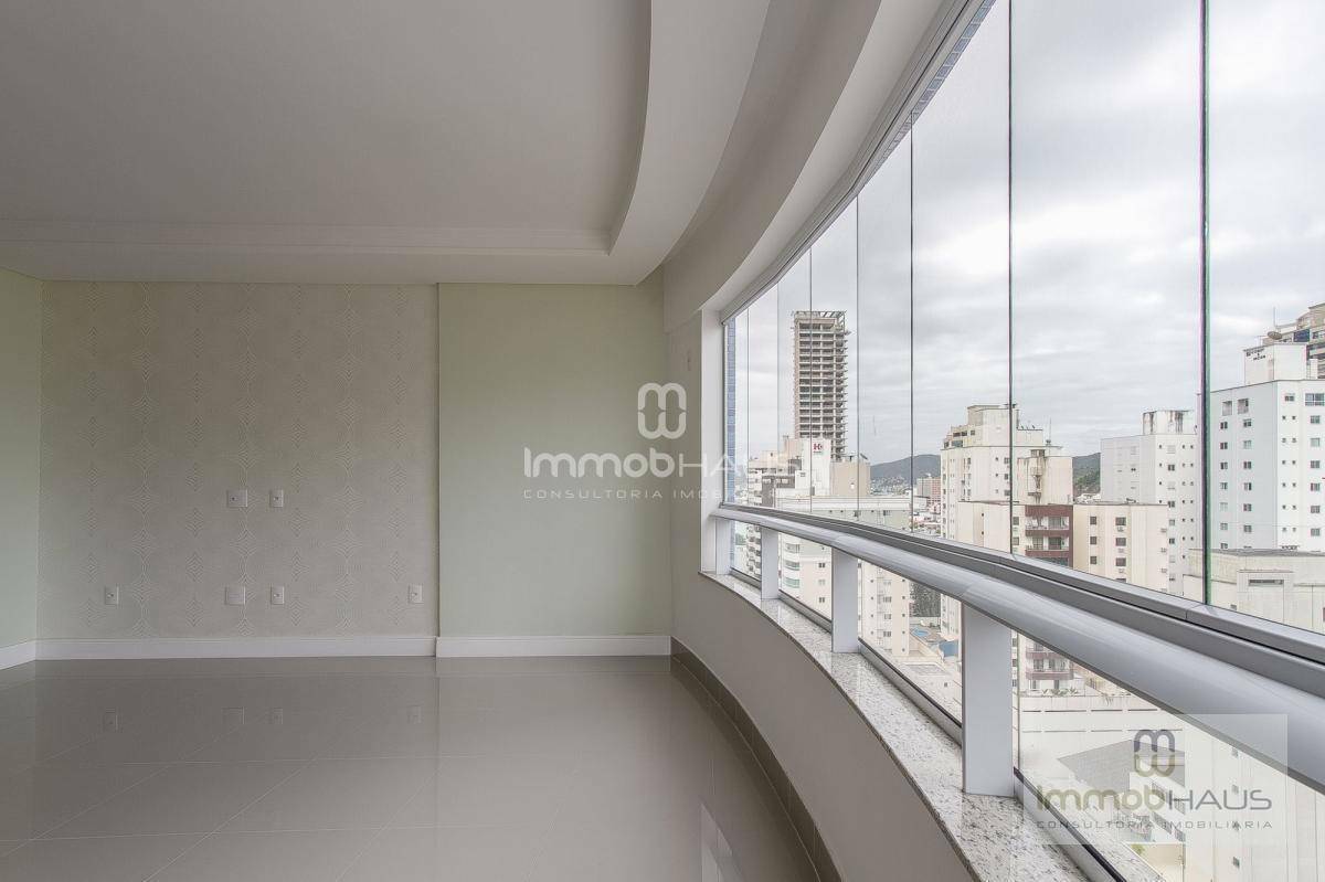 Apartamento à venda com 3 quartos, 122m² - Foto 17