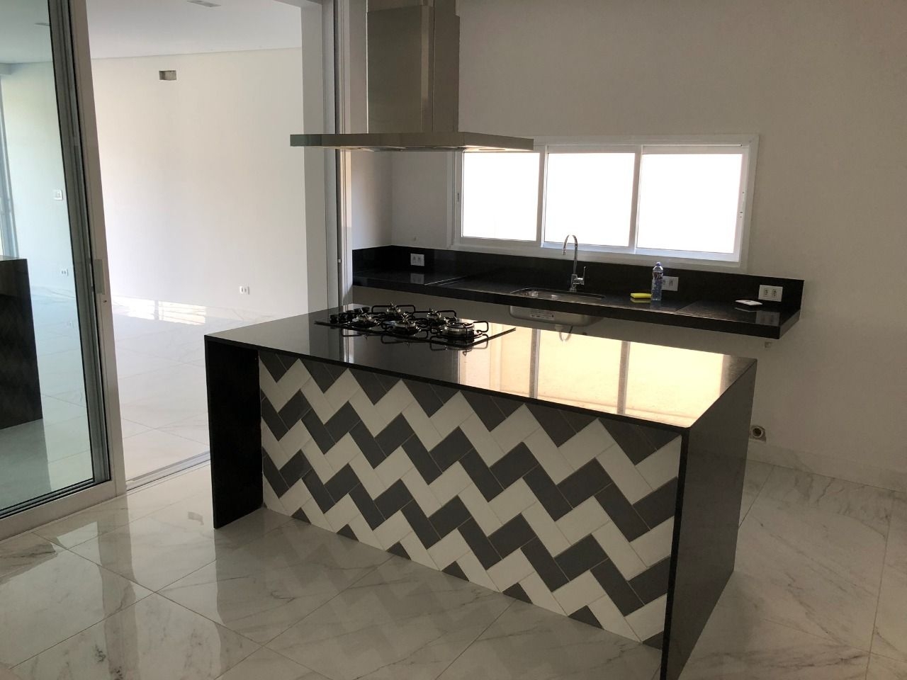 Casa à venda com 4 quartos, 308m² - Foto 5